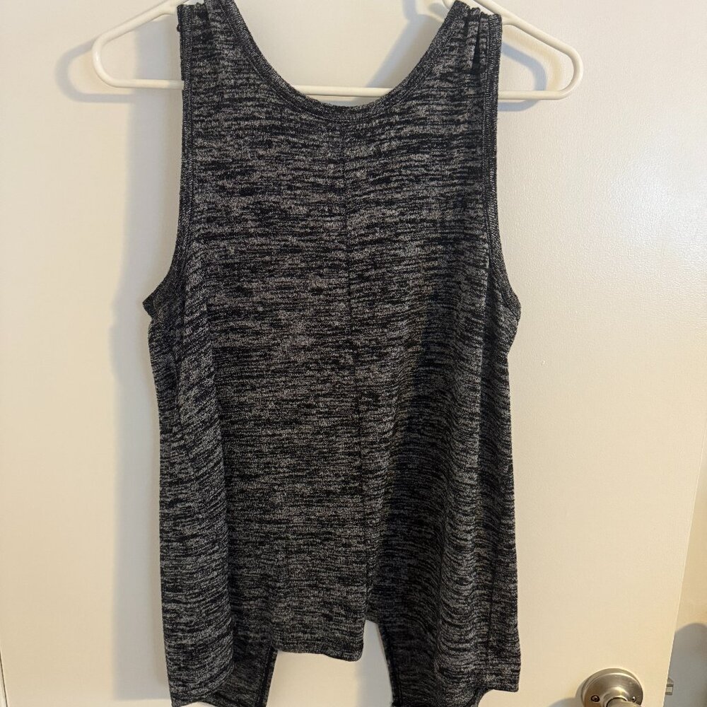 Forever 21 Heathered Grey Split Back Top - EUC